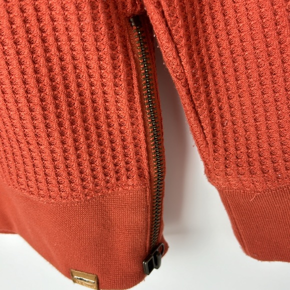 LL Bean Men’s waffles pullover sweatshirt XS distressed orange - Picture 3 of 6